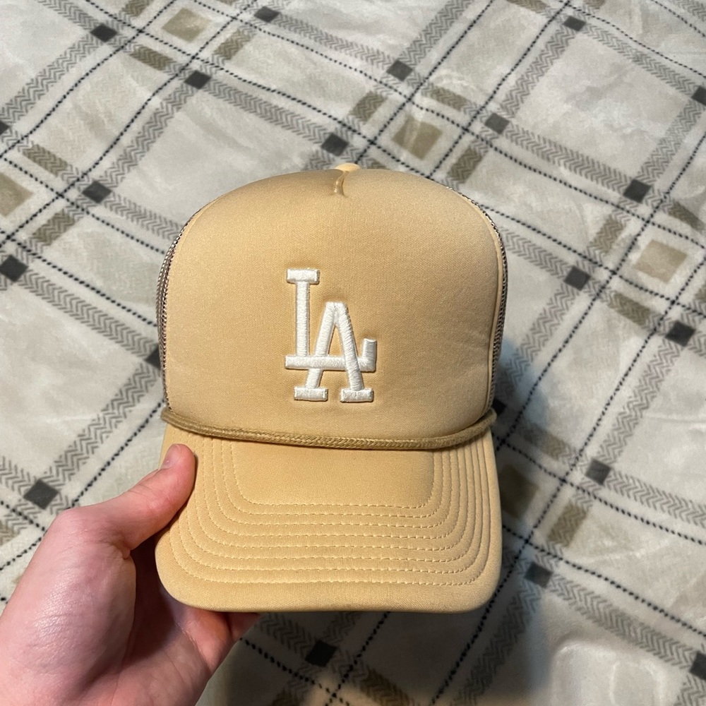La dodgers beige SnapBack hat